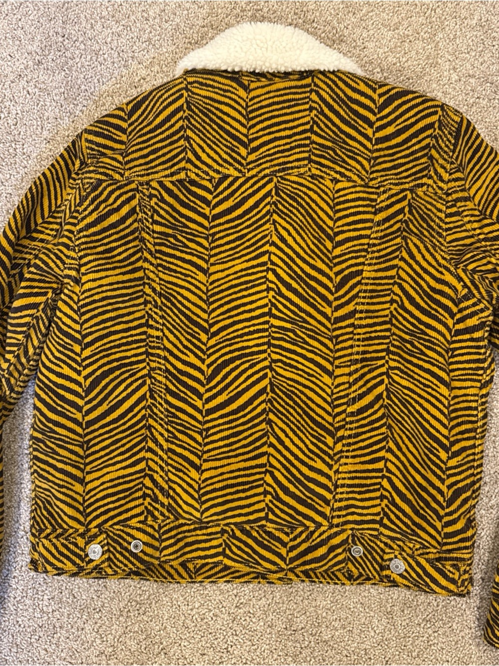 Levi's Tiger Print Sherpa Trucker Jacket Small Gold Corduroy - Picture 8 of 9